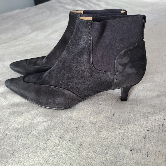 New Naturalizer suede kitten heel booties - Picture 1 of 6